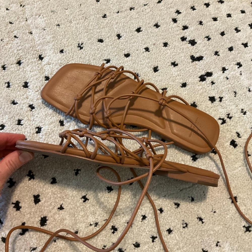Marc Fisher tan knot lace up sandals, 8.5 - Picture 6 of 11